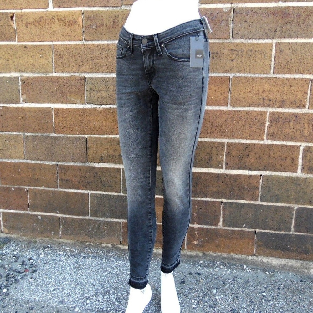 New Mossimo Black Mid Rise Skinny Jeans